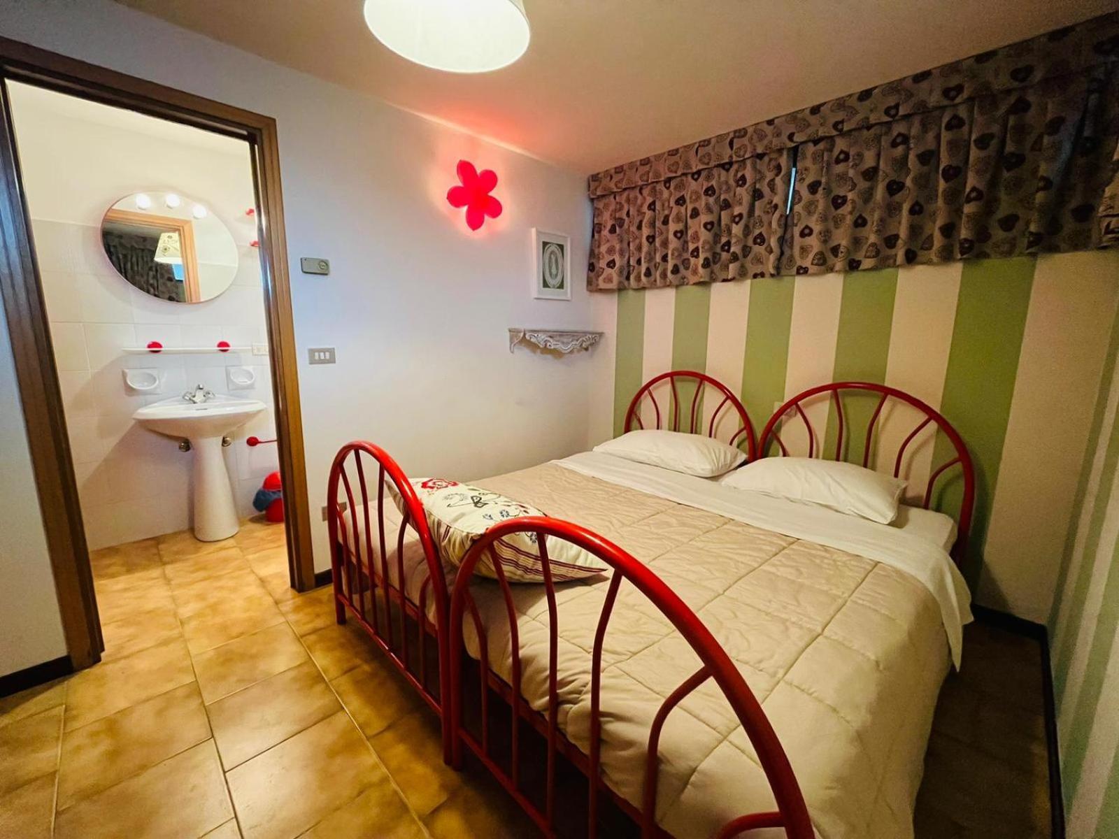 San Luigi - Rooms & Apartments Campodolcino Rum bild